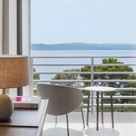 Bluesun Maestral 4* بريلا