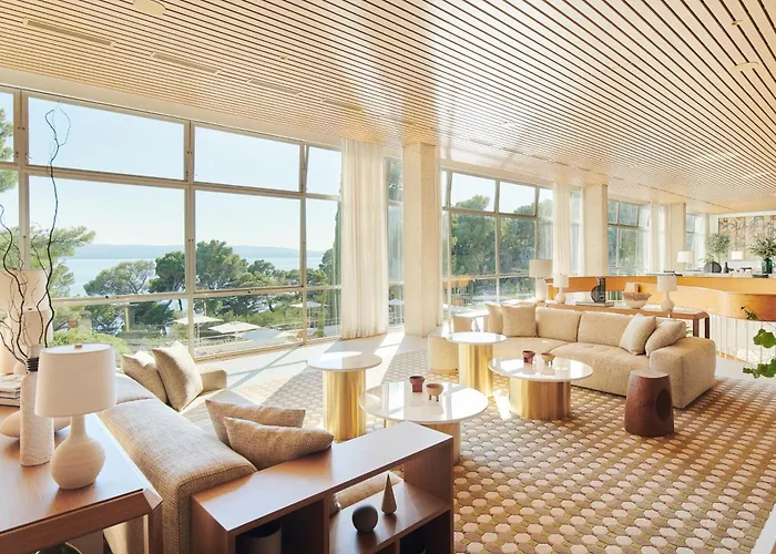 Отель Bluesun Maestral