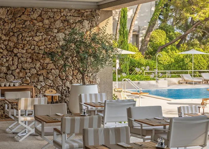 Отель Bluesun Maestral