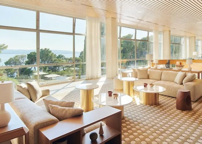 Bluesun Maestral Брела